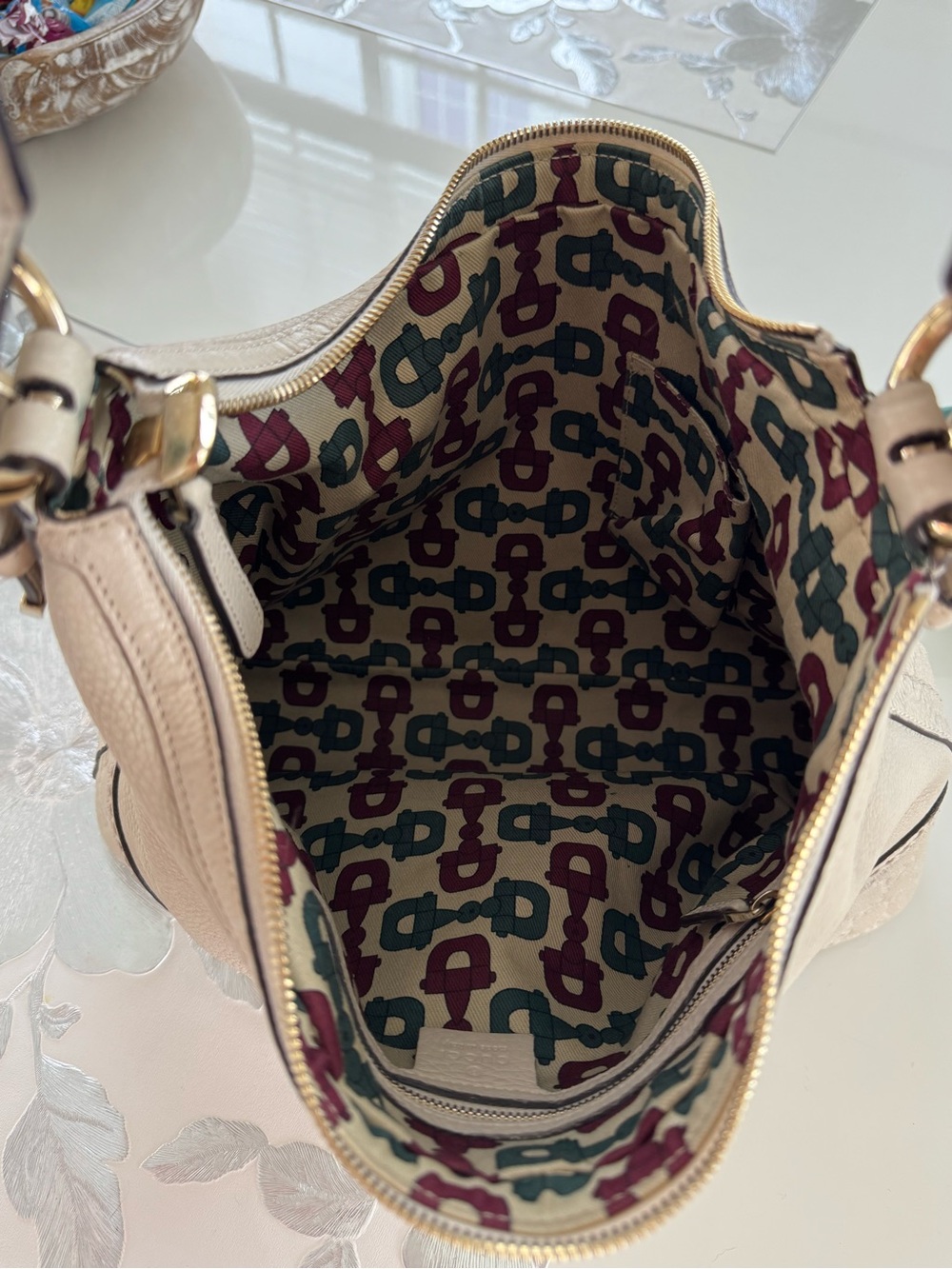 Gucci Beige Leather Shoulder Bag Hobo Gold Hardware - Picture 10 of 10